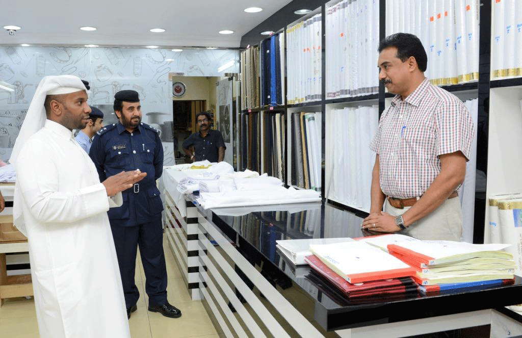 Community Police Holds Awareness Campaign in Shops